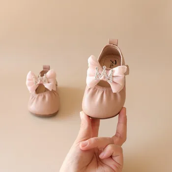 Обувь Gril из супер мягкой кожи, детская обувь с бантом в виде короны, обувь принцессы для маленьких девочек, дышащая обувь на плоской подошве, милое платье для малышей, обувьт